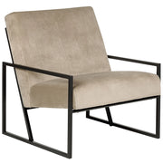 Poltrona in velluto grigio tortora 83L x 69L x 83H Schienale Bracciolo Struttura in metallo nero Soggiorno moderno glam