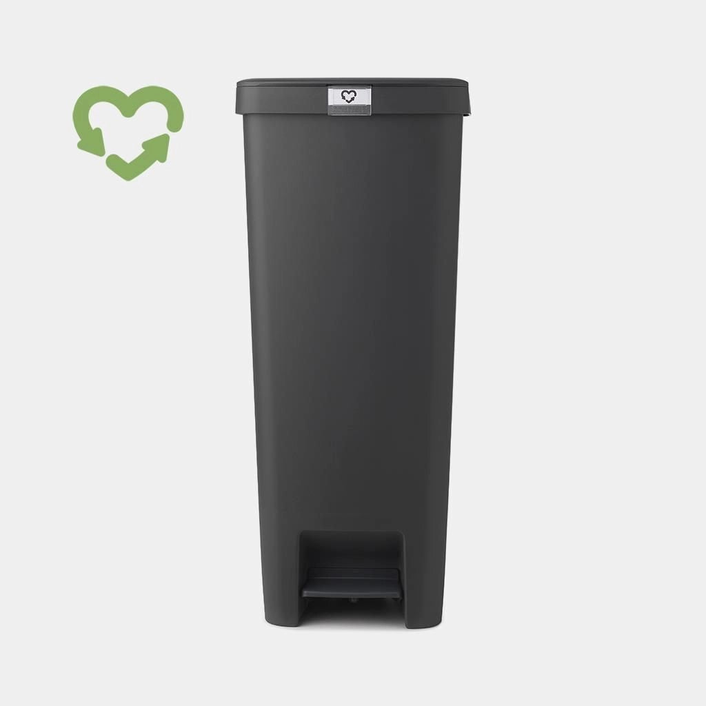 Brabantia 800023 StepUp Pattumiera a Pedale 40L con Porta Etichette a Click e Chiusura Soft-Stop colore Grigio Scuro