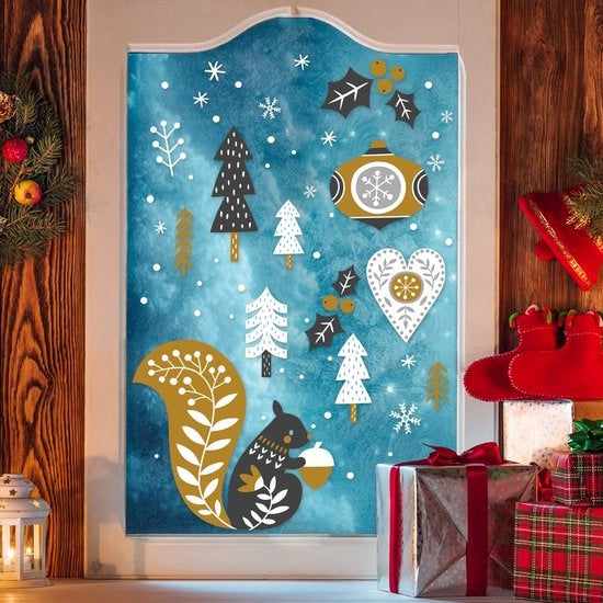 Sticker per finestra riutilizzabile - Esecuzione di un oso orso in un bosco invernale con decorazione di Natale per finestra con effetto autoadesivo I Decorazione per finestra di Natale con effetto neve e fiocchi di neve bianchi.