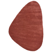 Tappeto moderno in viscosa e lana fatto a mano a forma di triangolo rosso scuro 160 x 230 cm Stile Moderno Glam