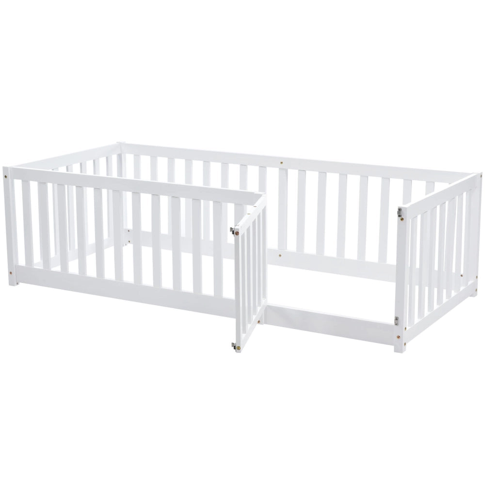 Letto a pavimento per bambini ULEVR 90x200 cm con recinto e porticina apribile, bianco
