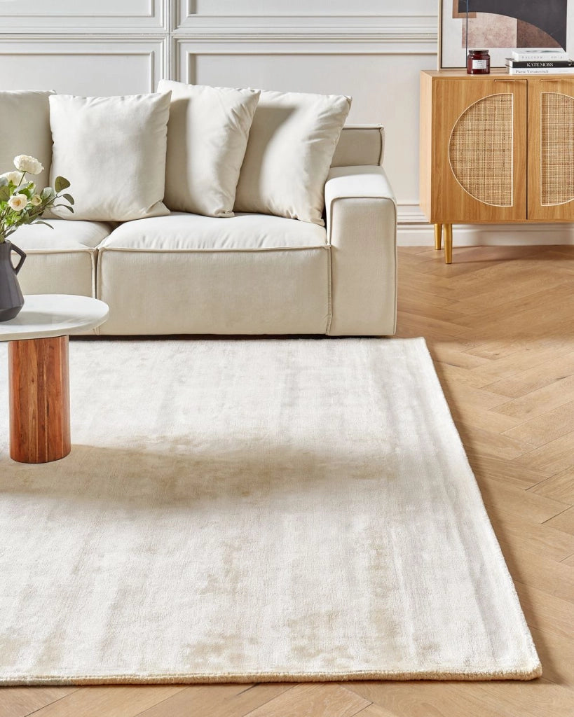 Tappeto in viscosa beige chiaro 200 x 300 cm a pelo corto capitonné moderno