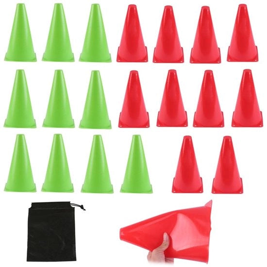 Set di Coni di Allenamento - 20 coni in Rosso e Verde - Ideali per Calcio e Pallacanestro - Incluso Sacchetto di Riposo