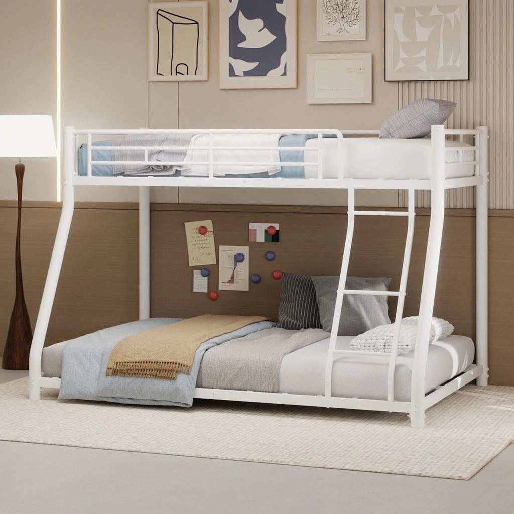 Letto a castello 90 × 190 cm e 140 × 190 cm con scaletta et barriere di sicurezza, senza materasso, in ferro, bianco