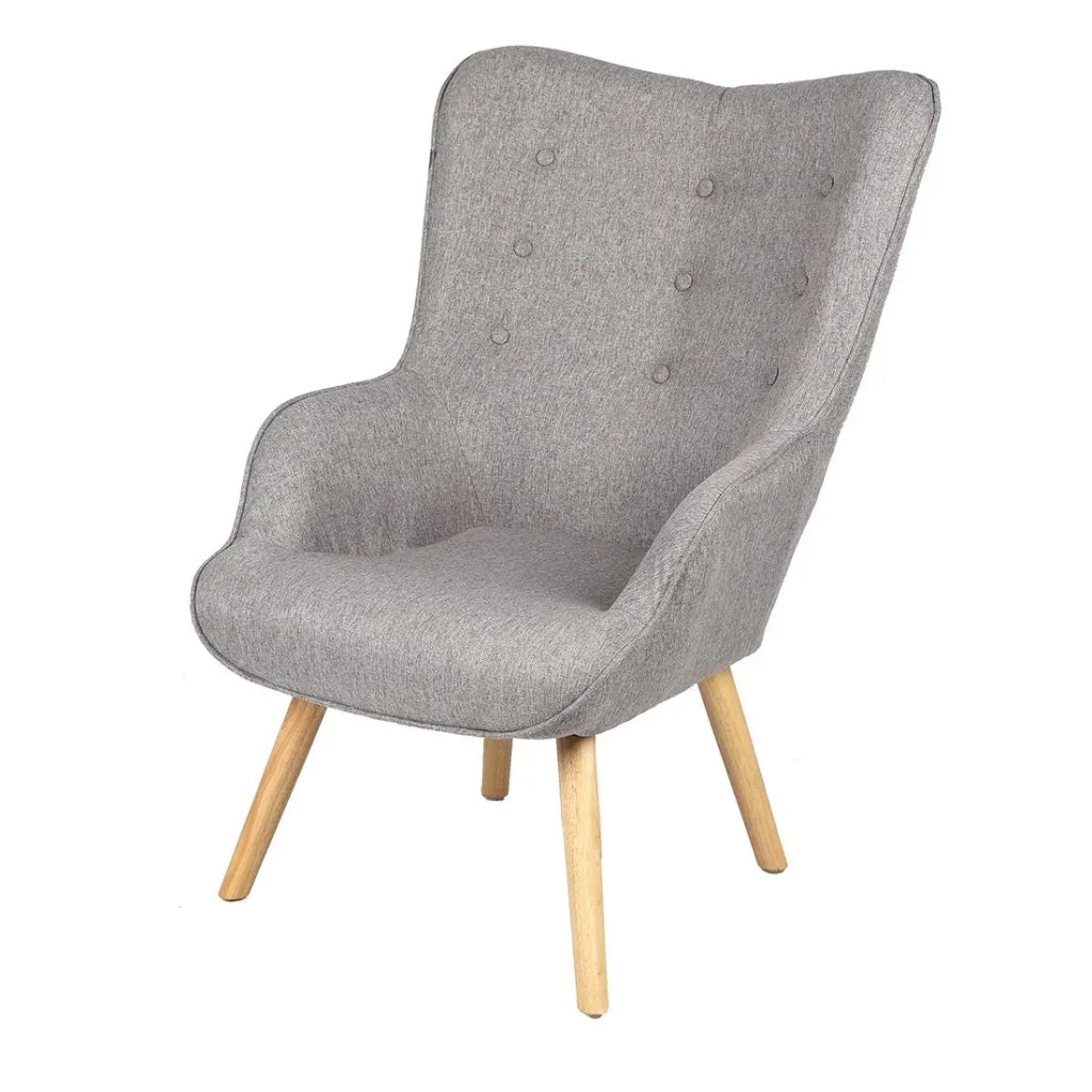Poltrona da salotto in tessuto grigio chiaro con piedi in legno collezione ENJOY. Stile scandinavo.