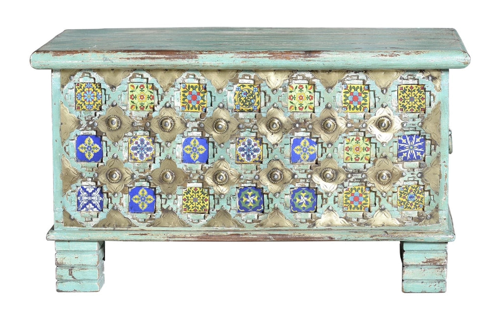 Cassapanca in massello di mango con particolari in maiolica e metallo