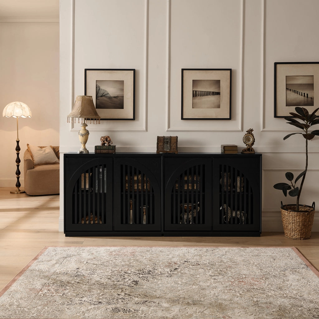 Credenza con ante scanalate e aperture per prese in legno e MDF nero