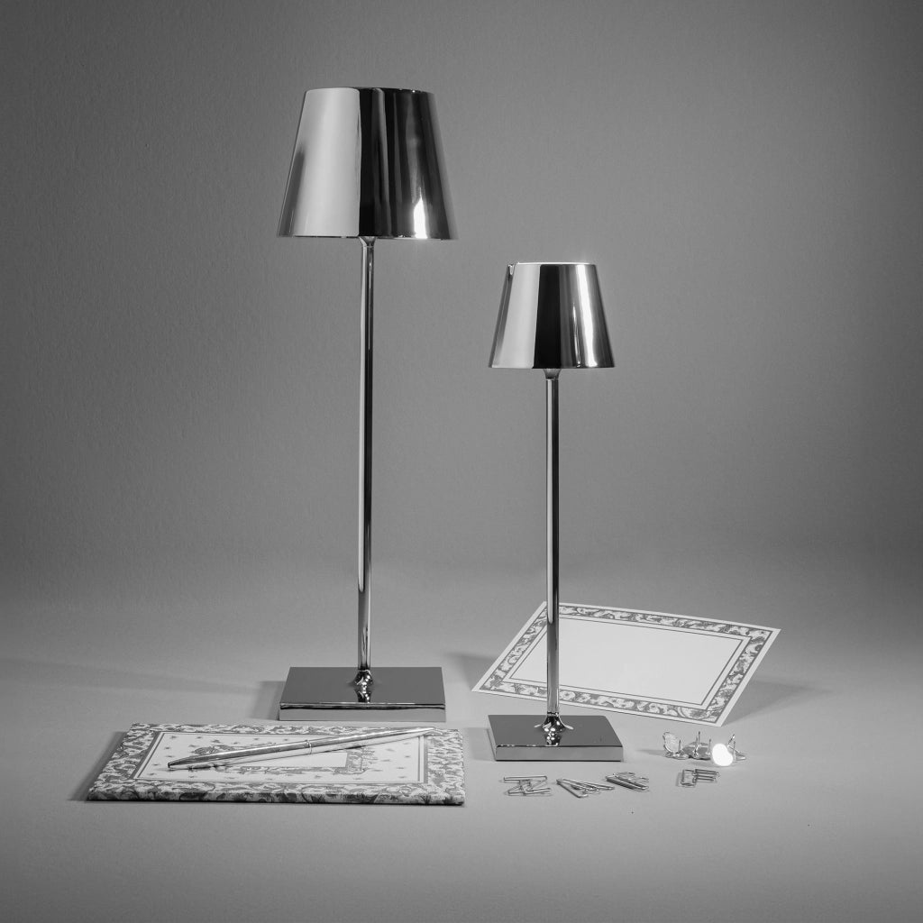 Lampada a led da tavolo Poldina Pro Cromo Lucido ricaricabile e dimmerabile con batteria fino a 12 ore