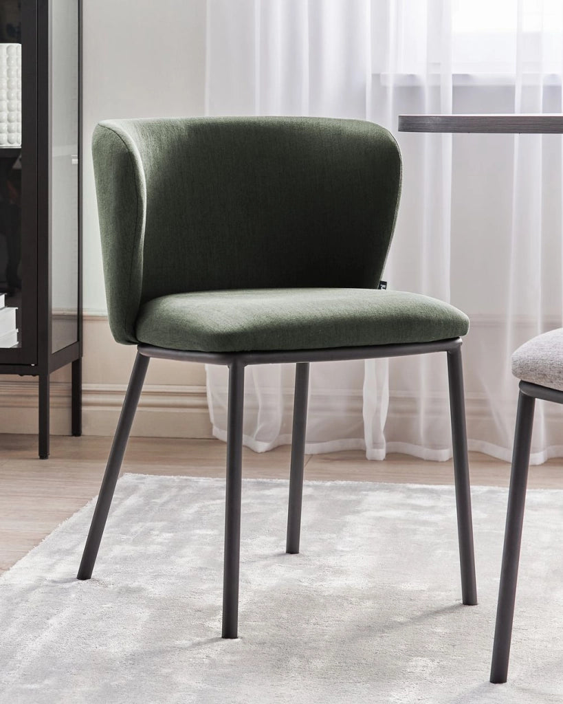 Set di 2 sedie da pranzo in poliestere verde Rivestimenti in metallo nero Gambe senza braccioli Schienale curvo Design moderno e contemporaneo