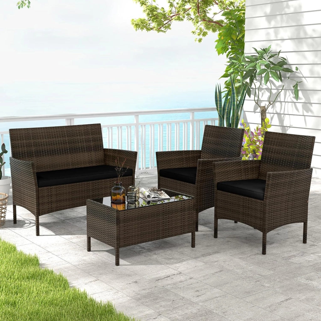 Salotto da Giardino Esterno 4 Pezzi, Set Giardino Esterno con Divanetto, 2 Poltrone e Tavolino da Caffè in Vetro Temperato, Salotto da Patio con Cuscini per Balcone, Veranda (Marrone+Nero)