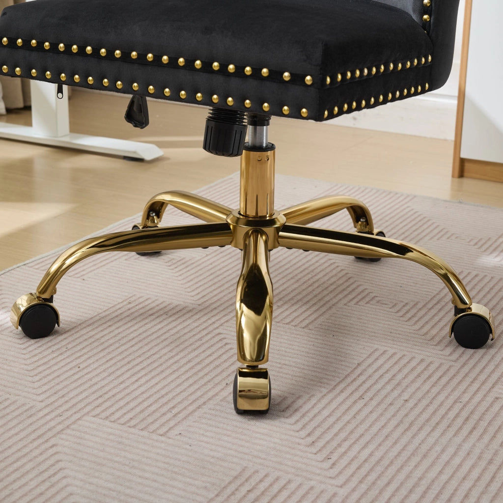 Chaise de bureau in velluto con seduta ampia, schienale capitonné e base in metallo dorato per comfort prolungato nero