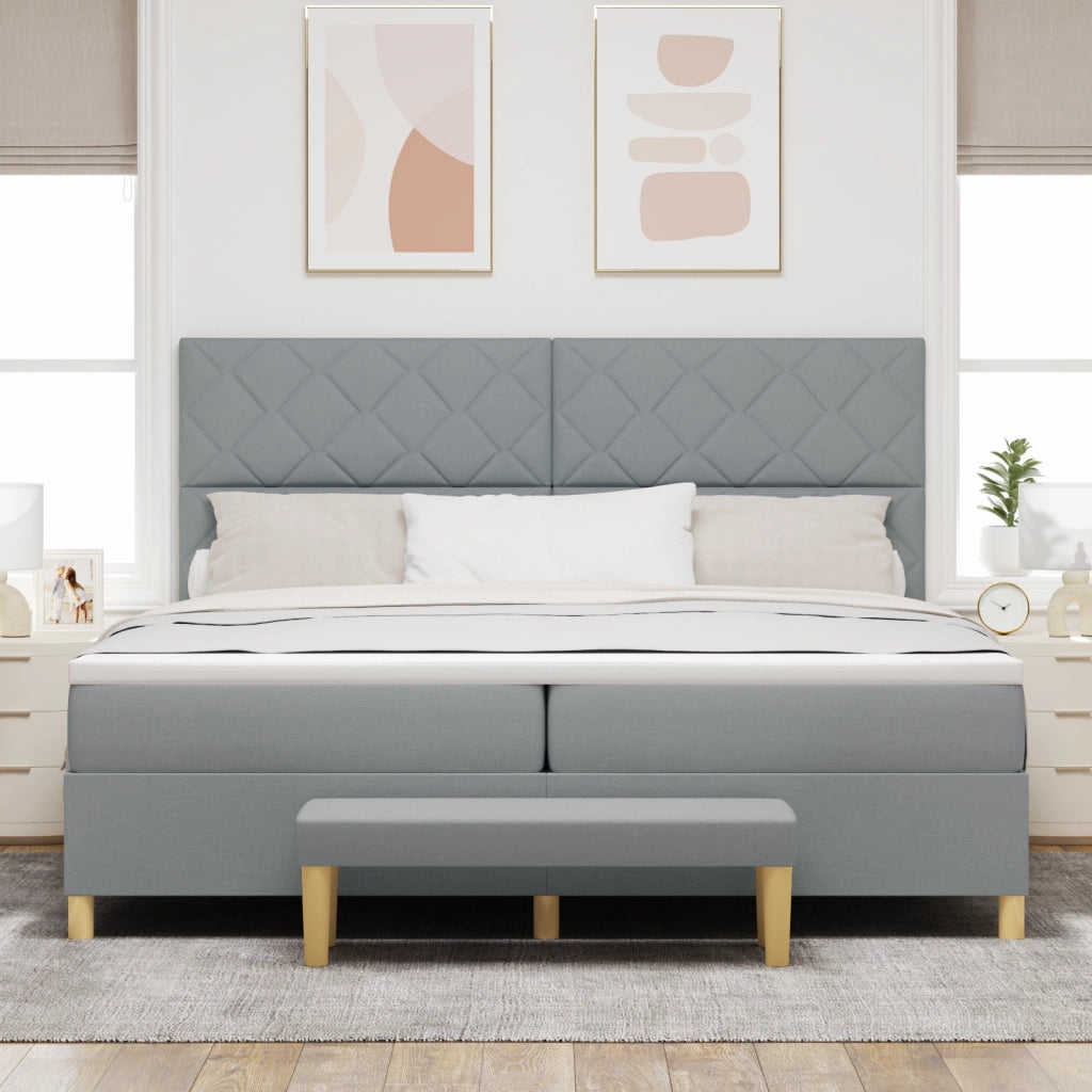 Letto a Molle con Materasso e Panca Grigio Chiaro 200x200 cm Tessuto
