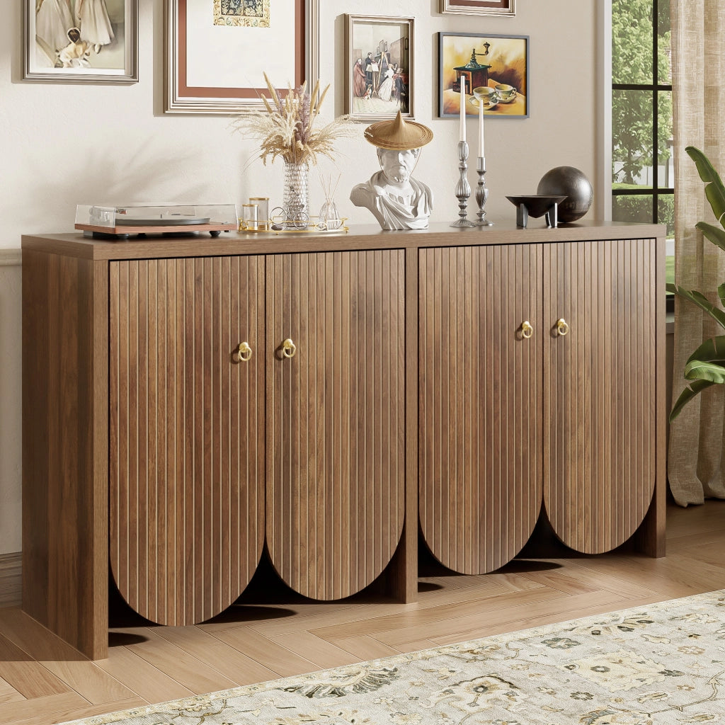 Credenza con 4 ante e ripiani regolabili in MDF effetto noce con finitura a riquadri 147 × 40 × 80 cm