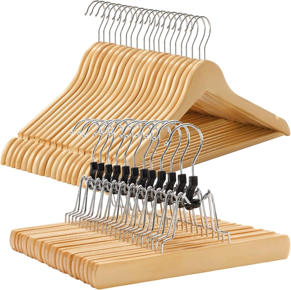 SONGMICS Grucce Appendiabiti in Legno, 20 Grucce con Barra Orizzontale, 12 Grucce Pantaloni con Pinze, Antiscivolo, Gancio Girevole a 360°, Camicie Cappotti Gonne, Naturale CRW001XD2