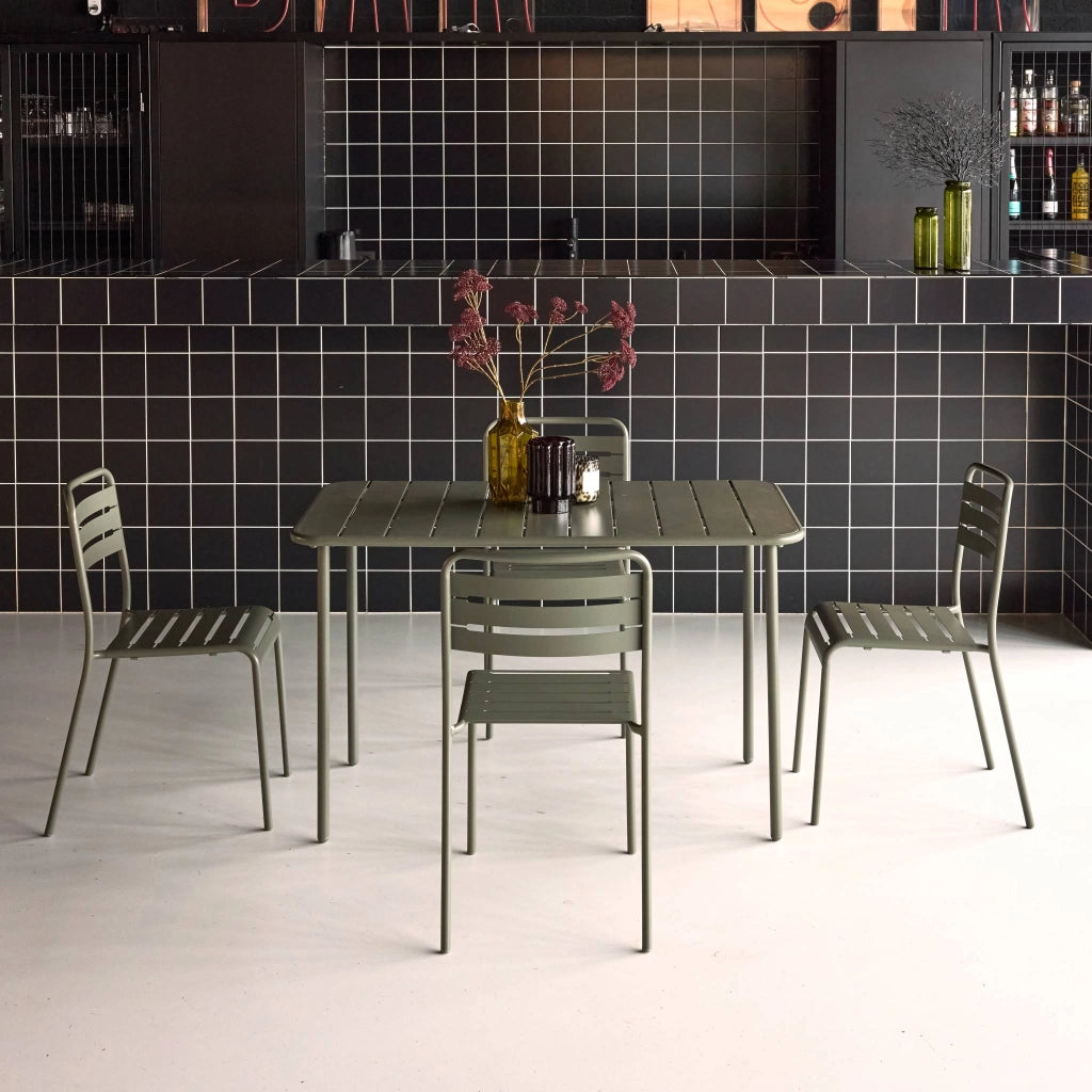 Set tavolo da giardino bistrot in metallo con 4 sedie, 120cm, verde