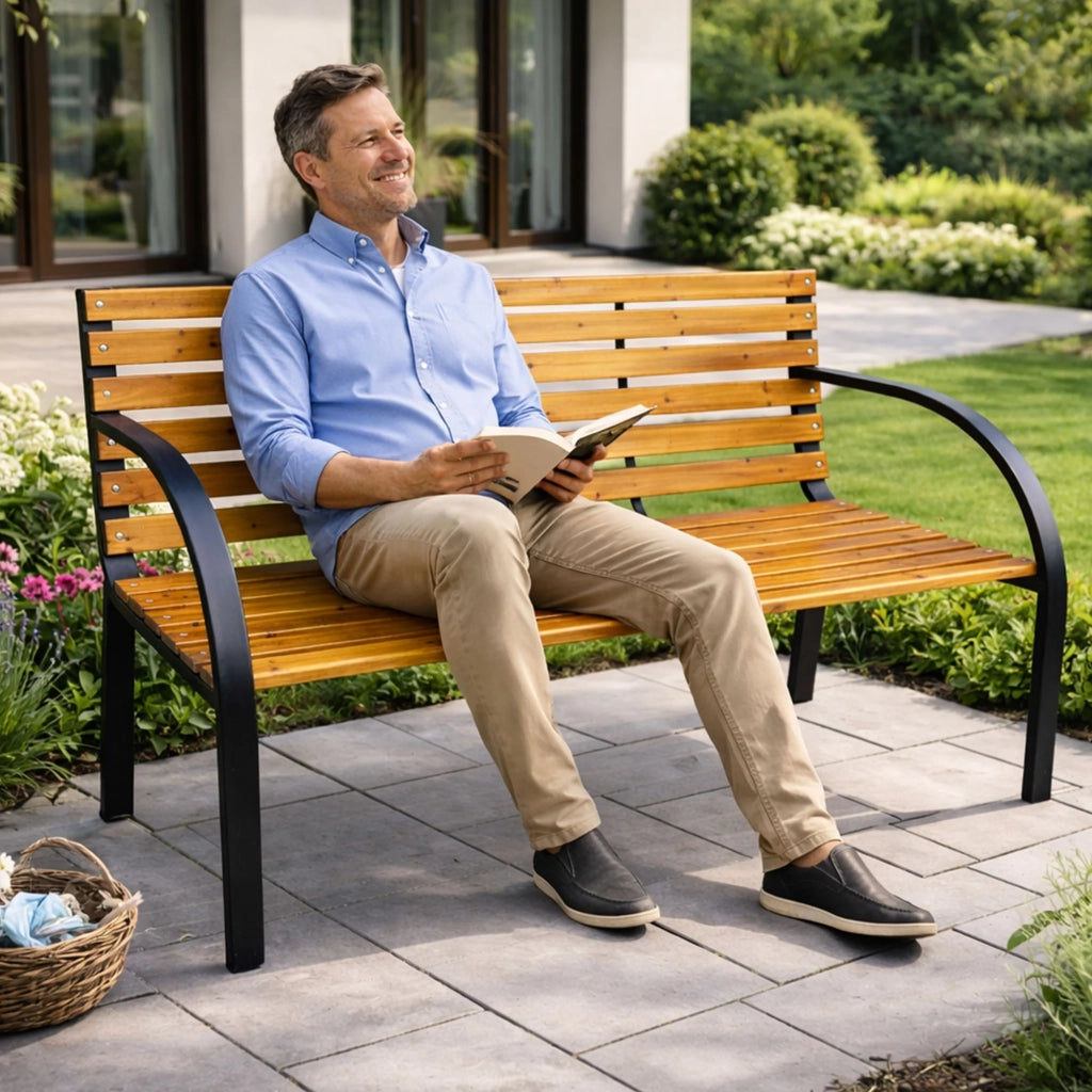 Panchina da giardino DALIA con legno laccato e gambe in acciaio larghezza 122 cm