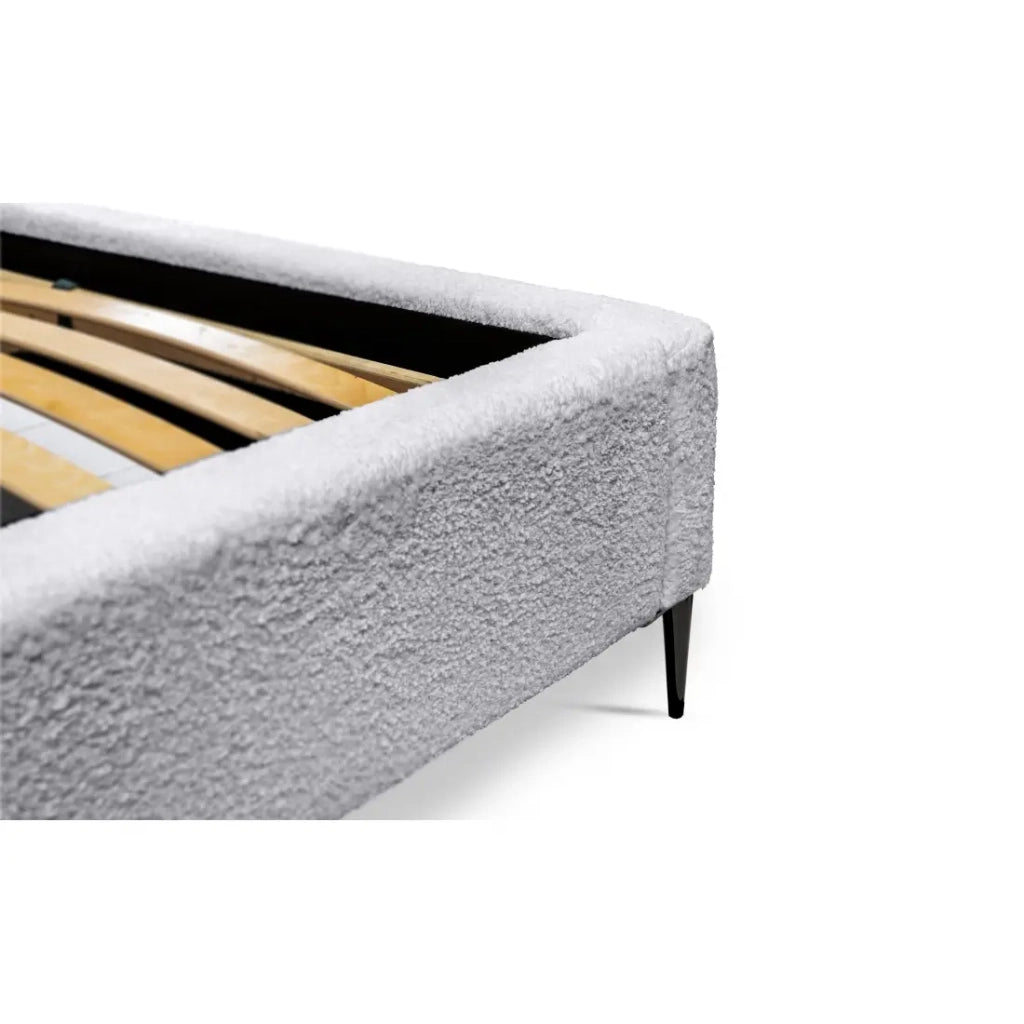 Letto MILLIO – Bianco – 140x200 cm – Tessuto chenille bouclé – Rete inclusa – Comfort hotel 5 stelle