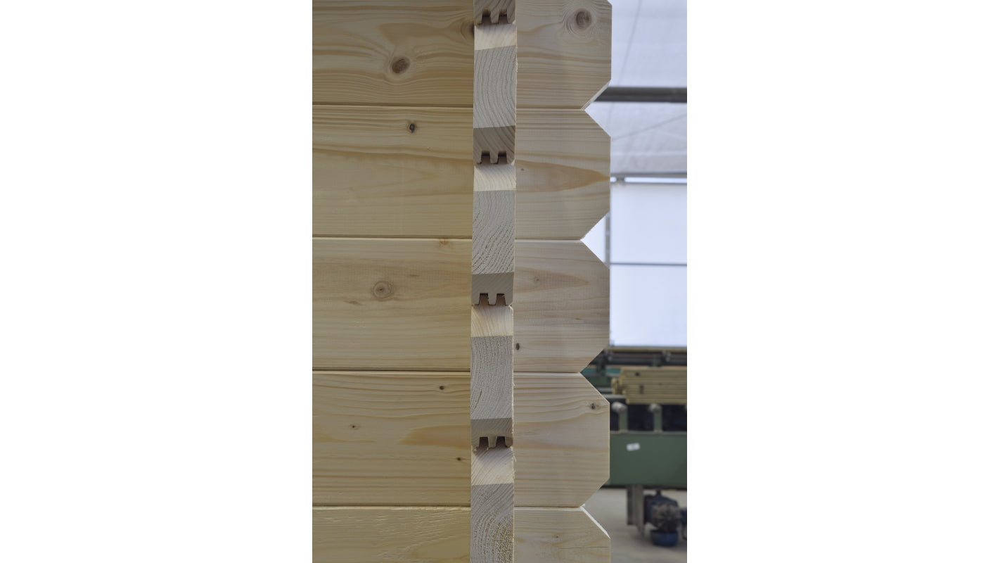 Casetta da giardino in legno con veranda e tettoia - 54.00m2 - 6.00x6.00m - 40mm - colore: naturale - DOM749+DOM556+DOM558+POD04 - ALTANKA
