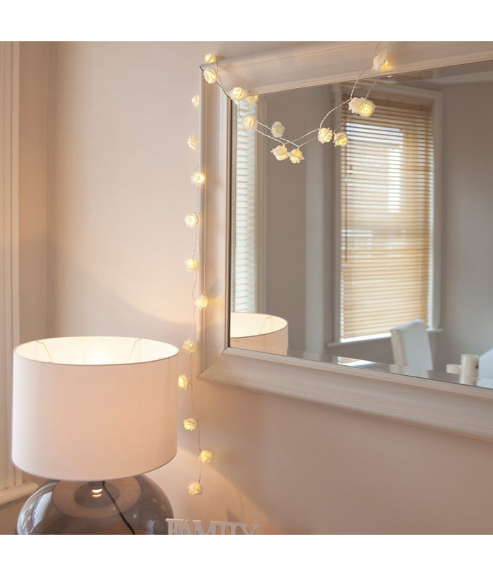 Catena Luci Luminosa Con 10 Led A Forma Di Rosa Bianca Alimentazione A Batteria         