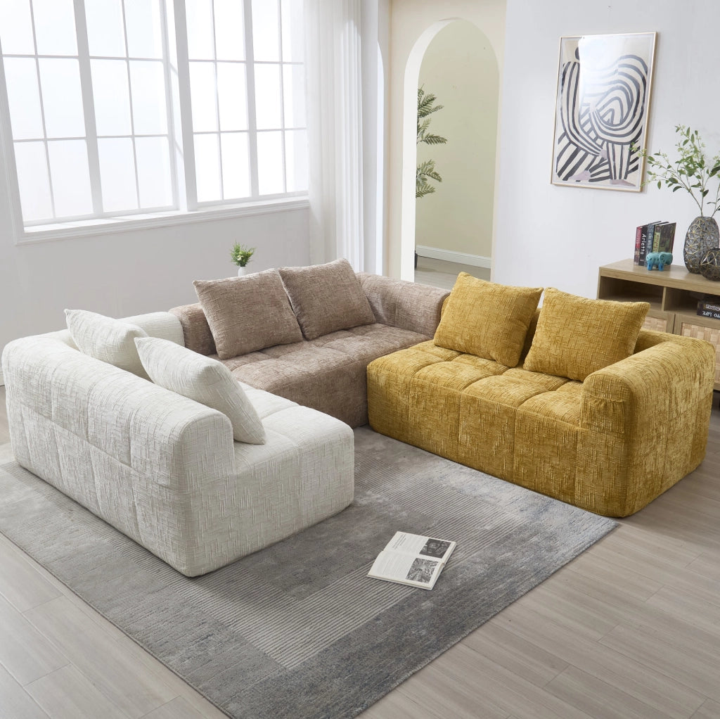 Divano modulare a L 3 posti in chenille beige con chaise longue e braccioli, dimensioni 250x158x60 cm