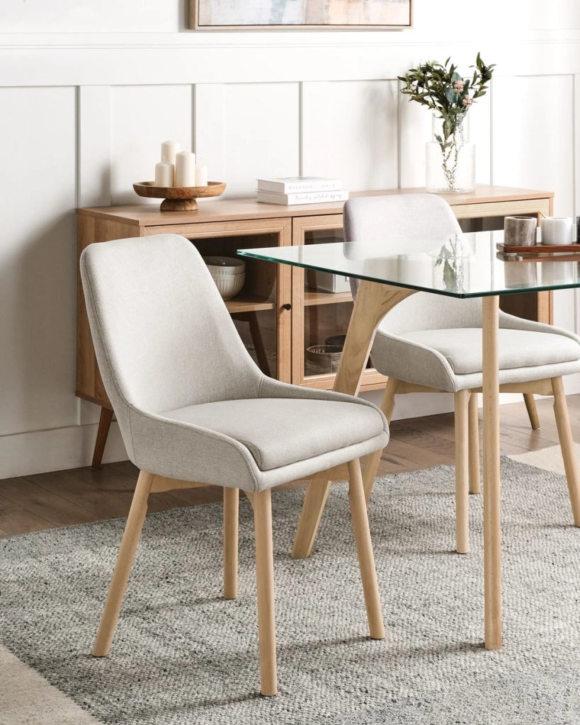 Set di 2 Sedie da Pranzo Gambe in Legno e Tessuto grigio chiaro Sedile spesso imbottito