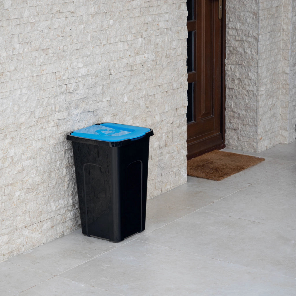 Contenitore per la raccolta differenziata dei rifiuti KADAX, 50 litri, colore blu.