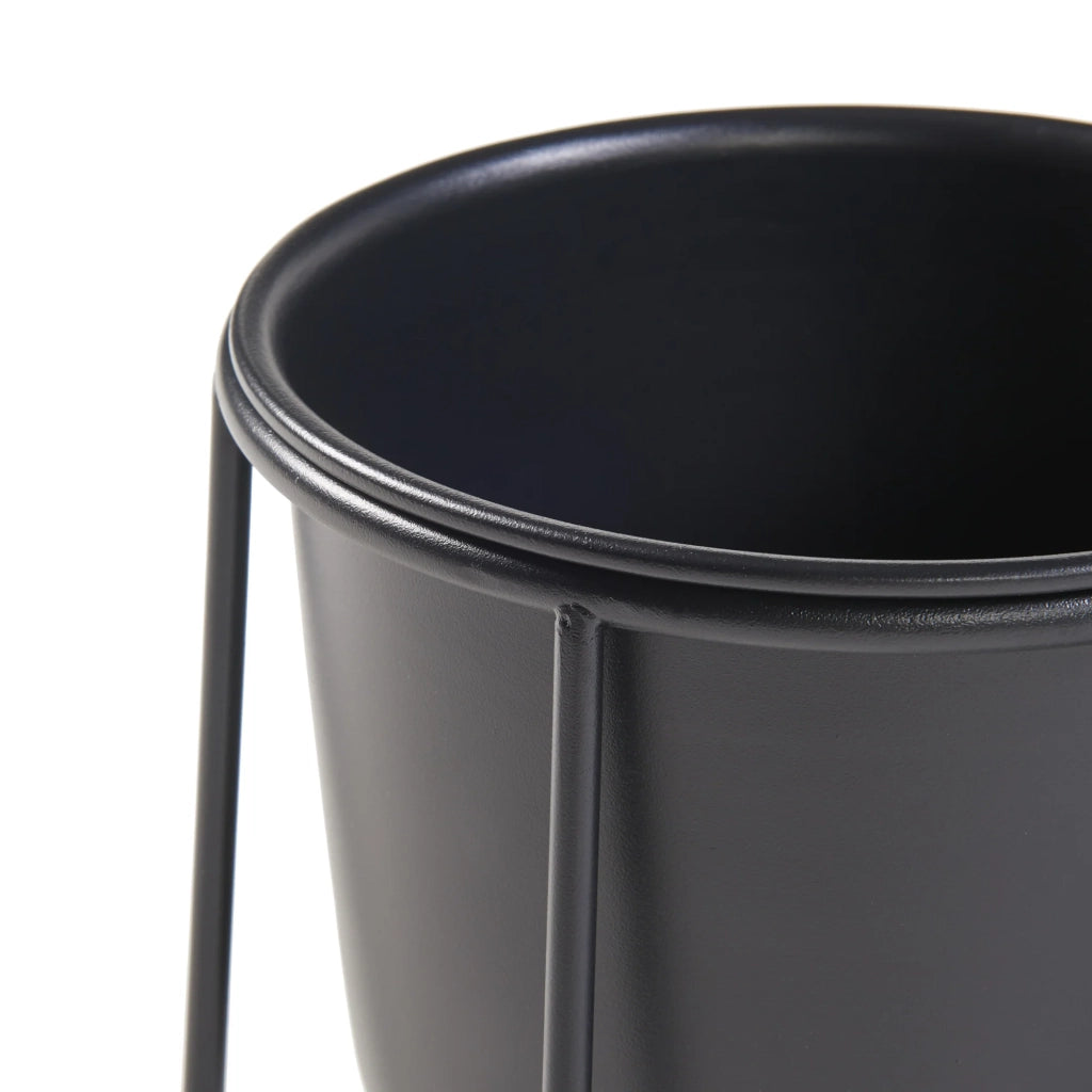 Set di 2 portavasi di varie dimensioni con fioriere in metallo nero 03_0010594