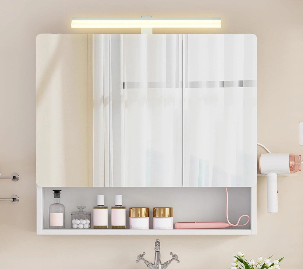 Specchio Bagno Contenitore con Luce LED e Presa Elettrica, Mobile Bagno a Specchio a 3 Ante con Gancio Asciugacapelli, 3 temperature di colore dimmerabili, Ripiani Regolabili, Bianc