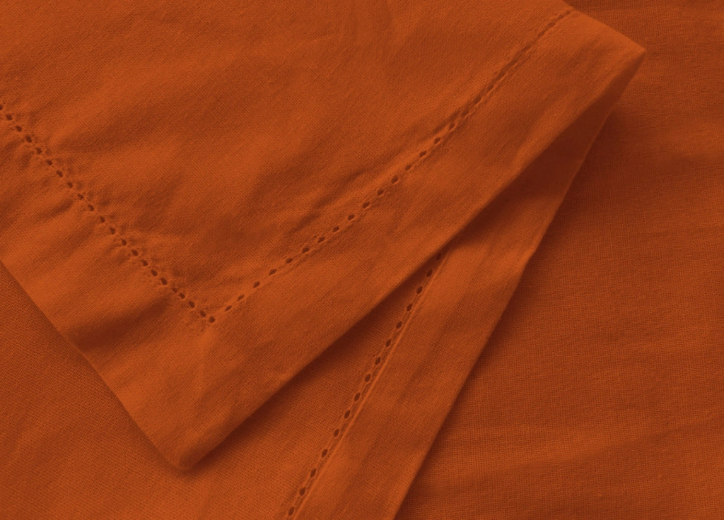 Tovaglia Cucina Soggiorno In Cotone Con Orlo A Giorno In Tinta Unita Ajour - 85x85cm - Rust