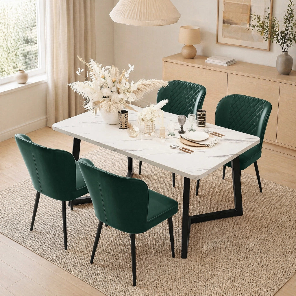 SEDIA DA PRANZO in velluto verde con struttura in metallo
