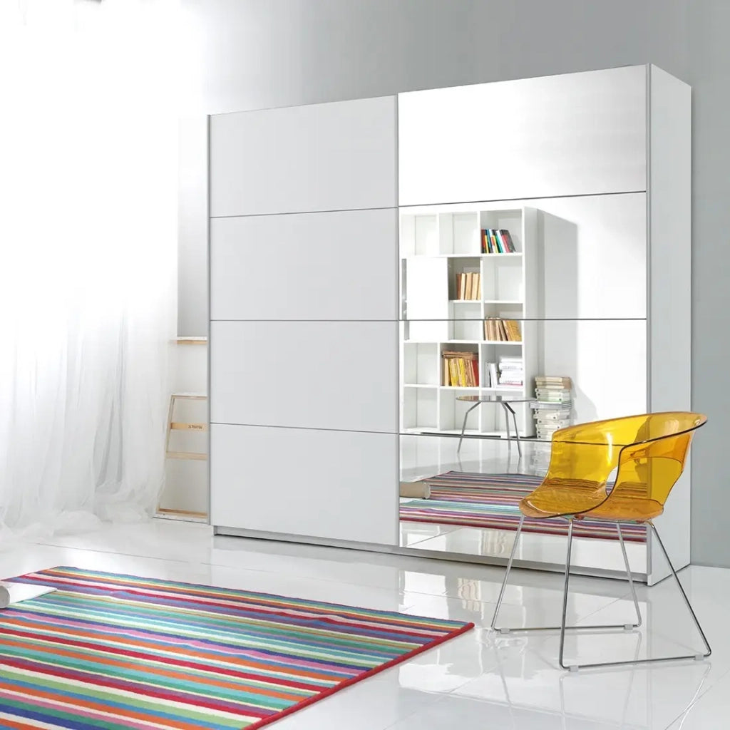 Armadio design 180cm. 2 porte con specchi modulari. Colore bianco opaco. Collezione EOS