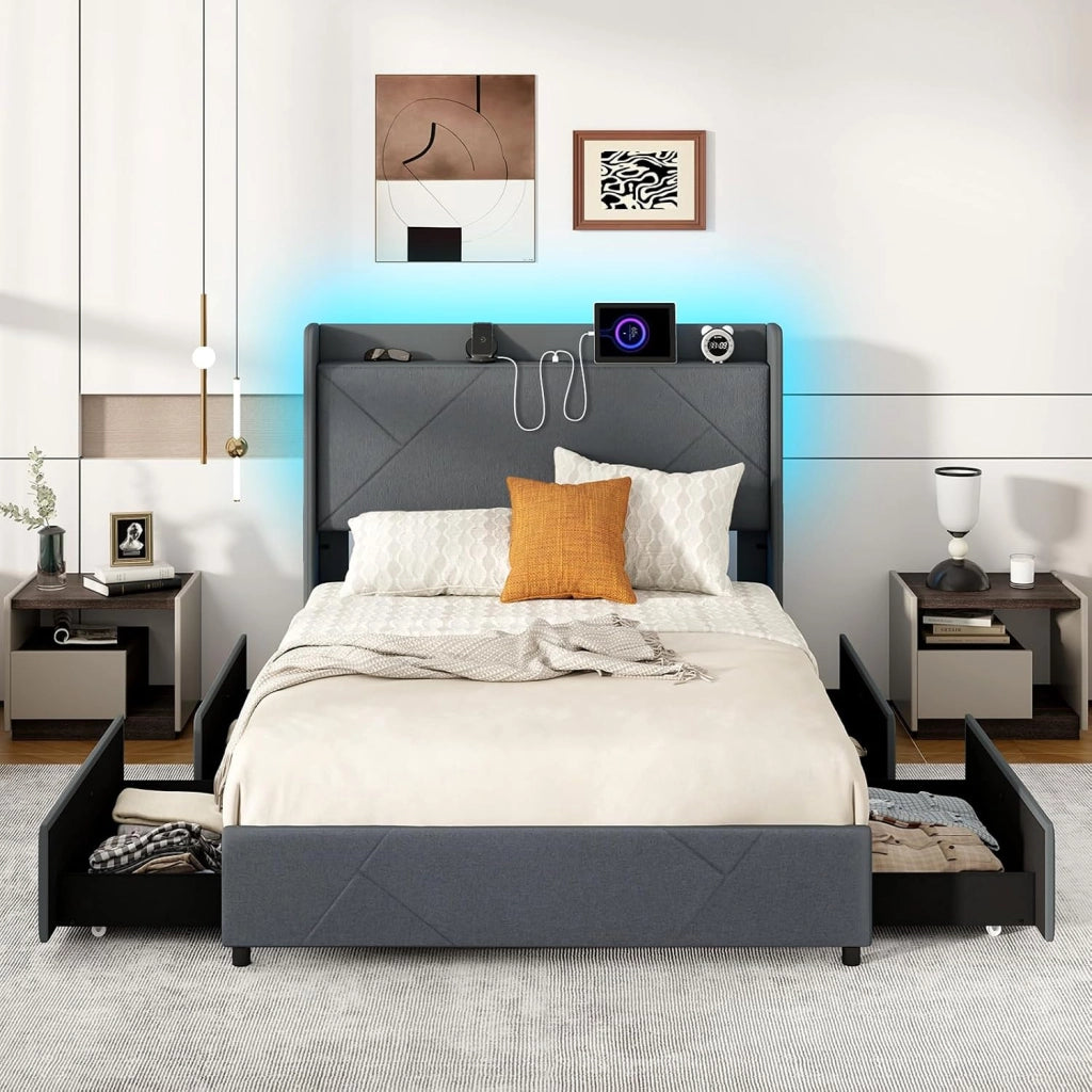 Letto Matrimoniale 140 x 200 cm, Letto Imbottito con Testiera, Luci LED, Stazione di Ricarica, 2 Tasche e 4 Cassetti, Carico 500kg, Silenzioso