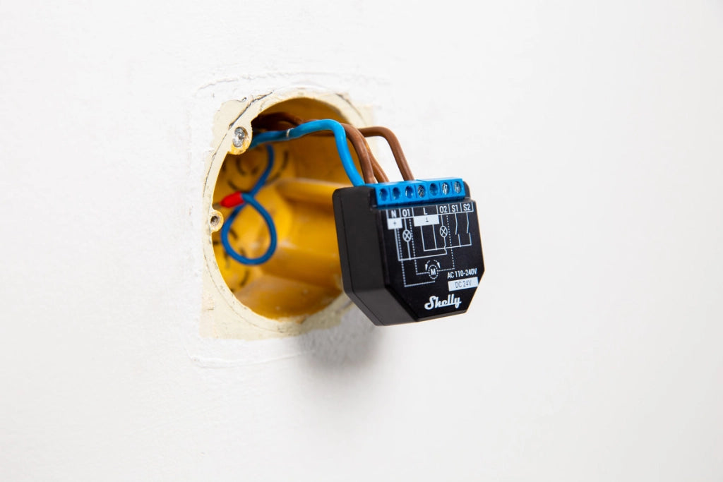 Shelly 2PM PLUS - Relè wifi e Bluetooth a 2 canali. Automatizzazione di tende. Tapparelle. Luci. Controllo consumi