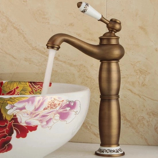 Wastafel con rubinetto in stile antico - Retro - Colore dorato