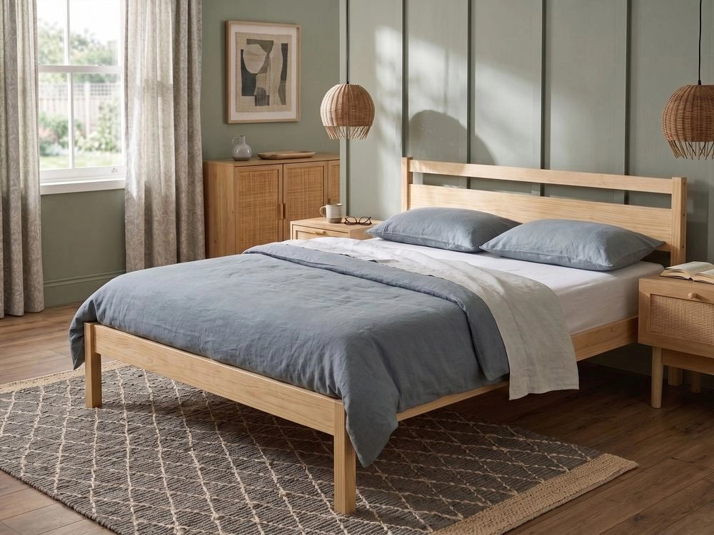 Letto matrimoniale in legno di Pino chiaro con Rete a Doghe 160 x 200 cm Testiera a doghe minimalista