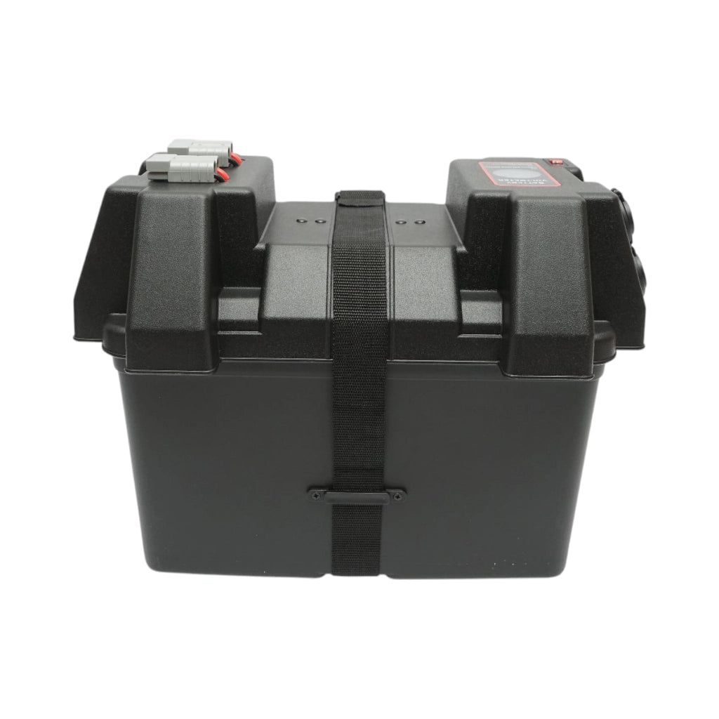 Cassetta per batteria auto 12V con voltmetro DC 6–36V, interruttore di circuito 16A, fusibile da 30A, 2 prese accendisigari, display LCD, 2 porte USB, 340 × 195 × 200 mm.