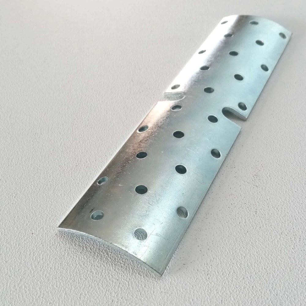 Piastra 50x100mm pieghevole per giunzione di pali tondi da 80 e 100mm zincata bianca