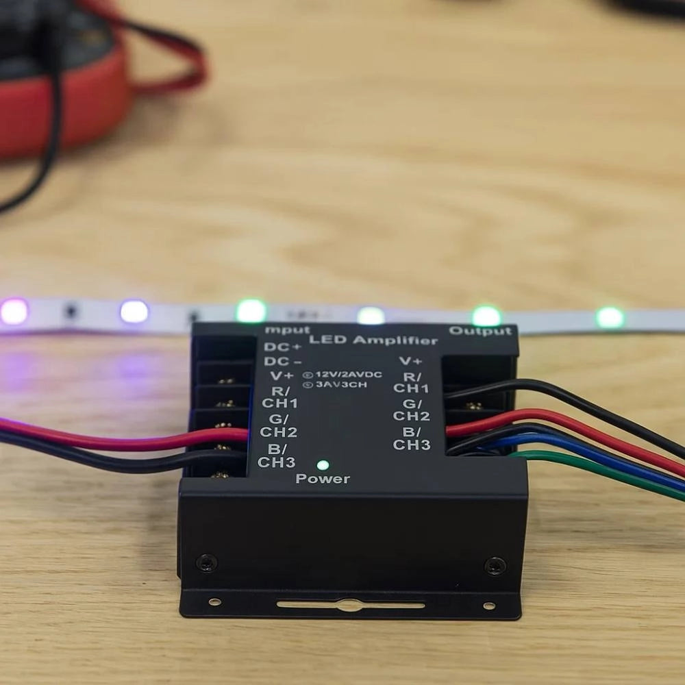 Amplificatore striscia led rgb optonica 6326 12-24v 288w