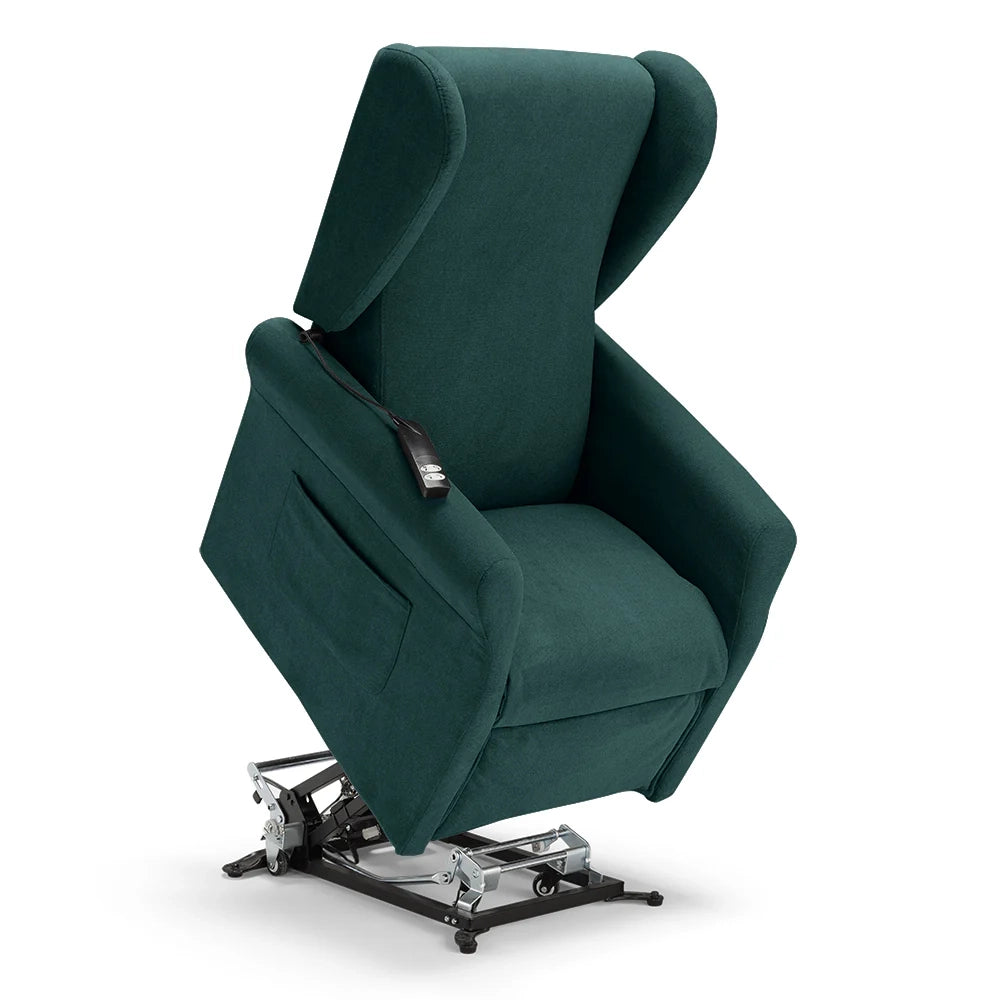 Poltrona relax elettrica PISA MADE IN ITALY per anziani e disabili, 2 motori, 4 ruote, Kit Batteria, reclinazione e alzapersona, Tessuto Antimacchia, colore Petrolio