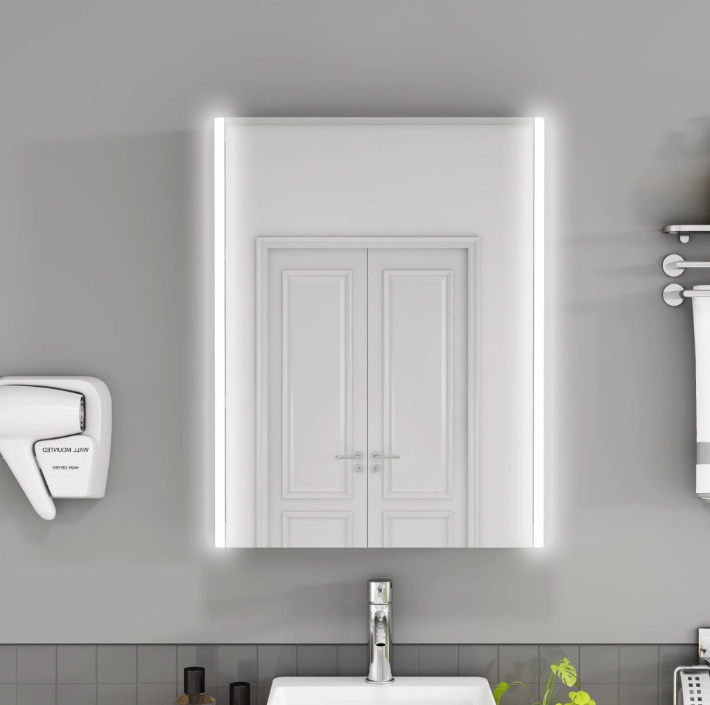 Mobile bagno con specchio ULEVR 57x20x74 cm a parete, 1 anta, LED laterali e presa francese, bianco