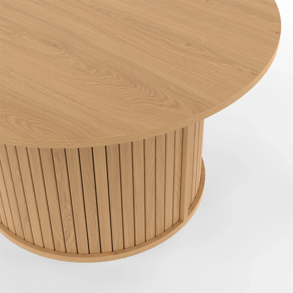 IDMarket - Tavolino rotondo JULIETTE 70 cm con doghe in legno color rovere