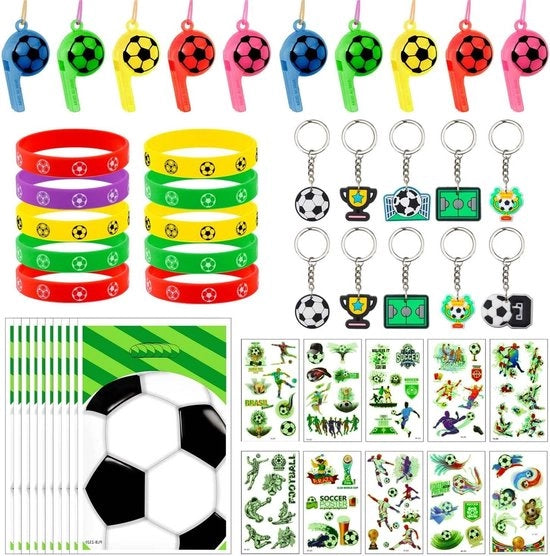 Set di 50 pezzi di regali per bambini calcio - Set di regali calcio per bambini con sacchetti di regalo - Inclusi bracciali in silicone, flauti con tattoo e chiavi in mano - Confezione di regalo originale per feste di calcio