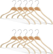Set di appesi per abiti a 10 lamelle in legno antiscivolo con ganci ruotanti e antikratici 40cm natura appeso per abiti