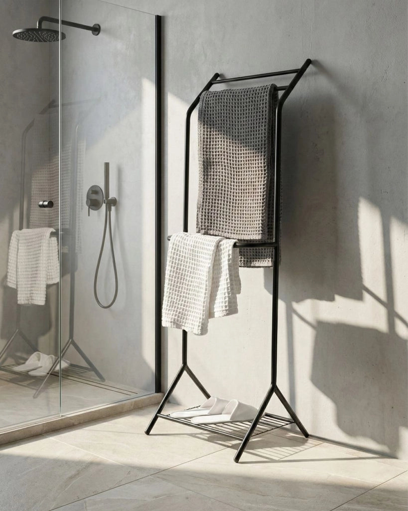 Portasciugamani in ferro nero Appendiabiti da bagno Con 3 ripiani e ripiano inferiore Stile moderno decorativo