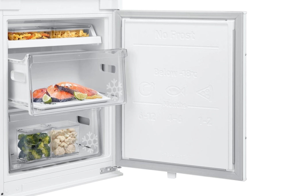 Samsung BRB26703CWW F1rst Frigorifero Combinato da Incasso 264 L 177.5 cm Classe C 35 dB Total No Frost Twin Cooling Plus colore Bianco