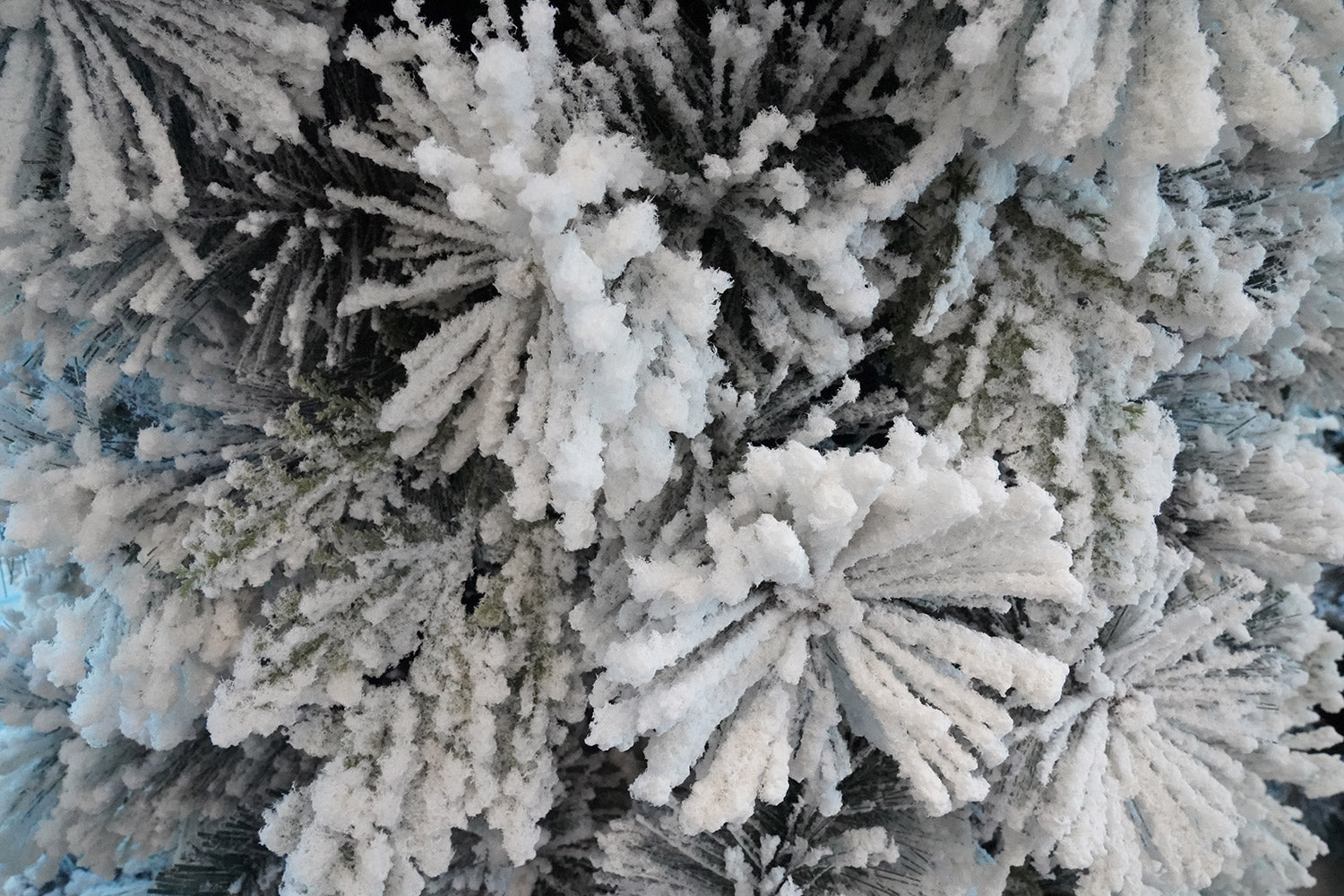 Albero di Natale Artificiale Innevato 210 cm 65 Rami  Foresta Premium Verde
