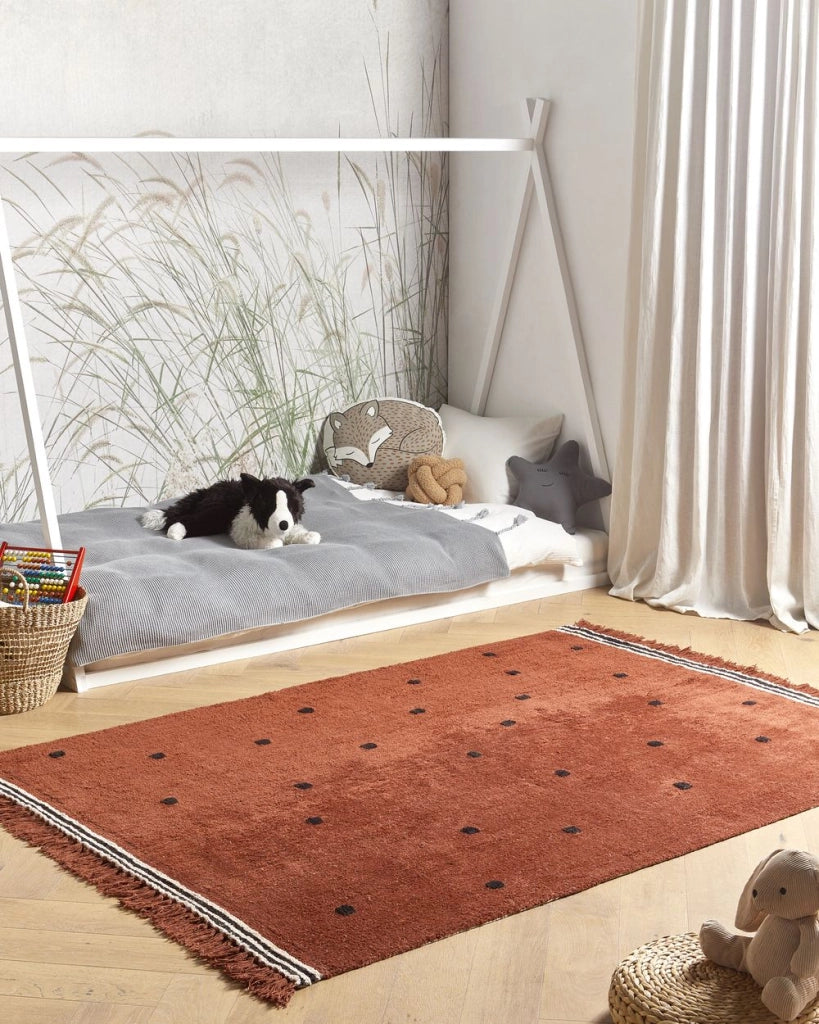 Tappeto moderno in cotone marrone con pois neri e frange rettangolare 140 x 200 cm soggiorno moderno