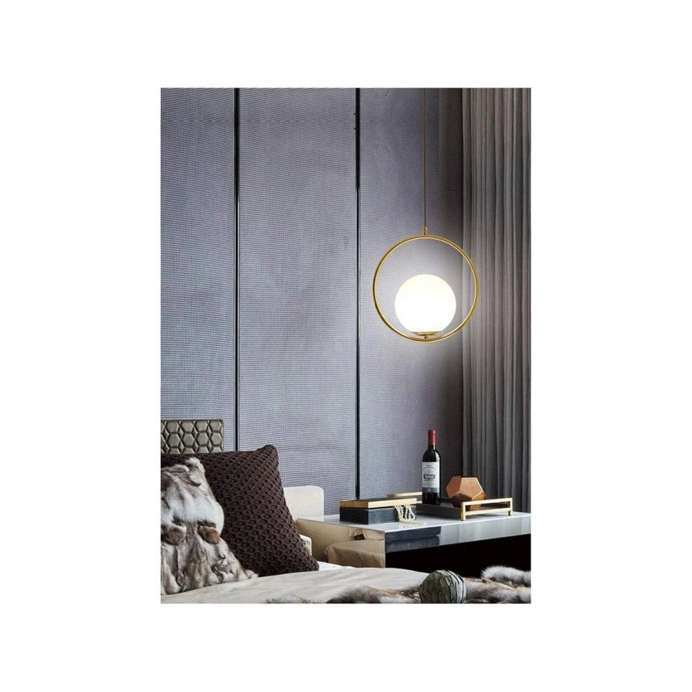 Trade Shop - Lampadario A Sospensione Cerchio Metallo Con Sfera Vetro Bianco Attacco E27 Oro 32811 -