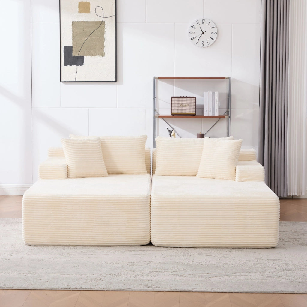 Divano con chaise longue e cuscino in ciniglia beige