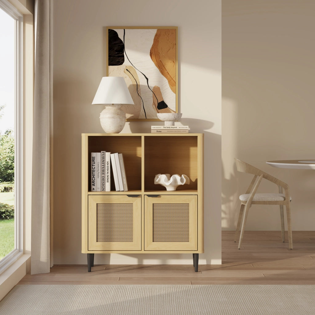 Mobile Contenitore Lukhomso a 2 Ante con Inserto Intreccio e 4 Scomparti 85 x 75 x 30 cm - Effetto Rovere/Rattan [en.casa]